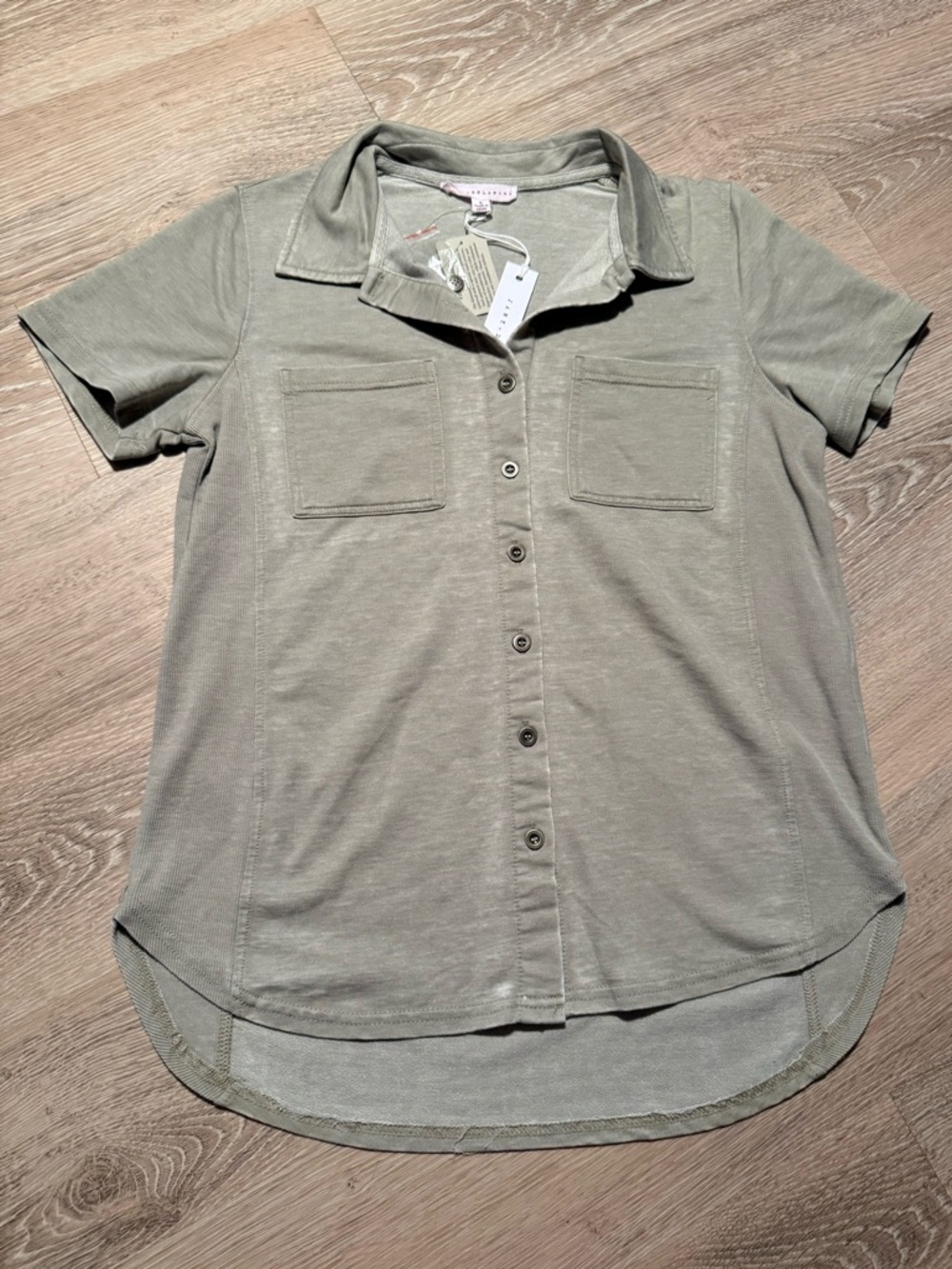 NWT Jane and Delancey Vintage Short Sleeve Button Down Top
